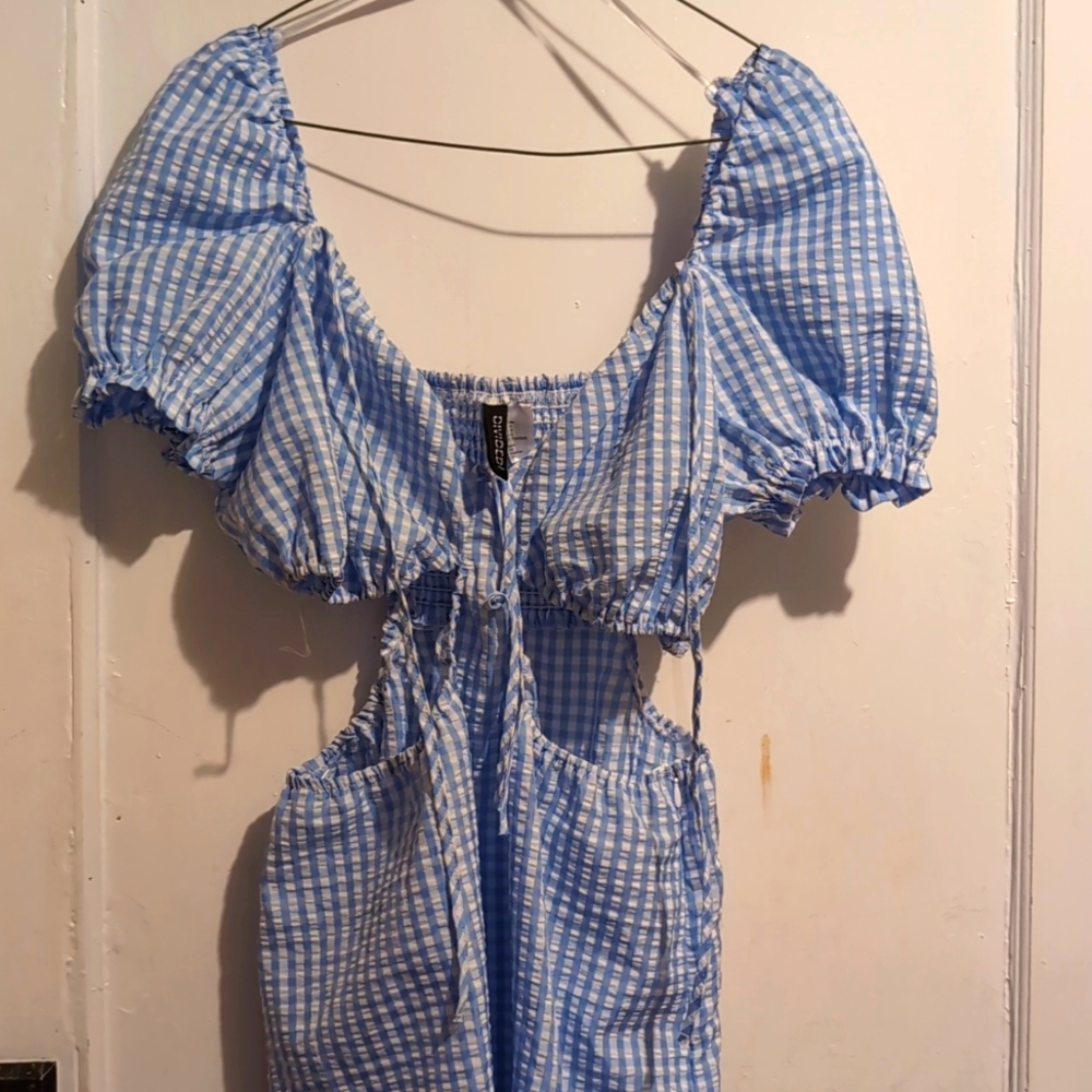 H&M Divided cut out dress